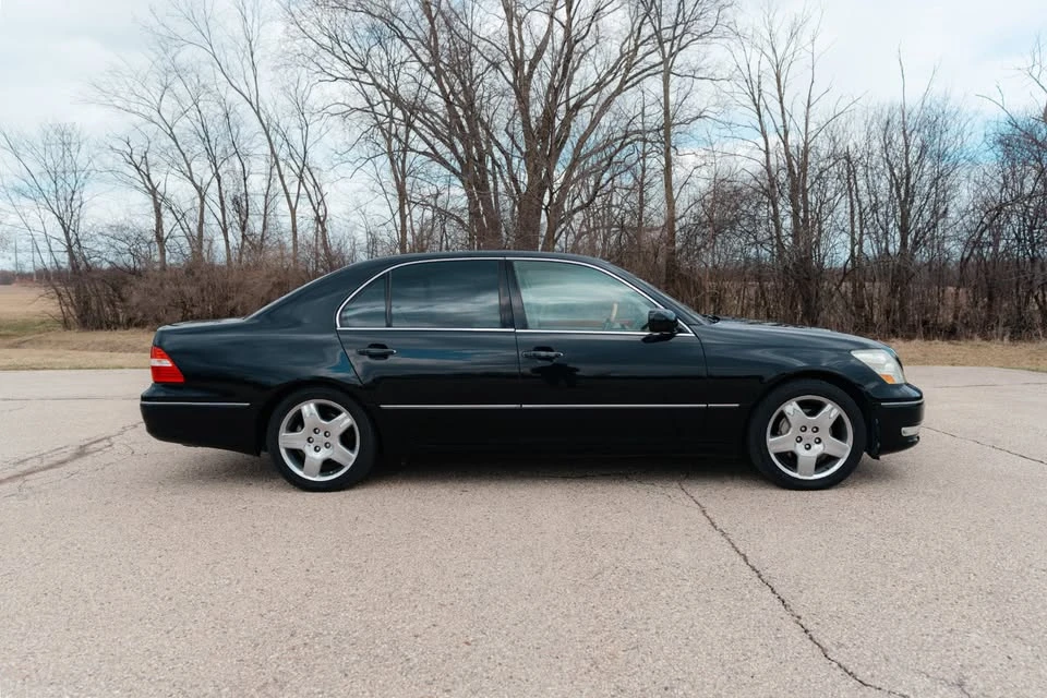 2005 Lexus LS 3rd Gen - Image 3 of 21