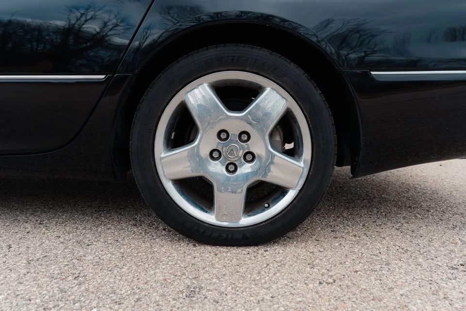2005 Lexus LS 3rd Gen - Image 11 of 21