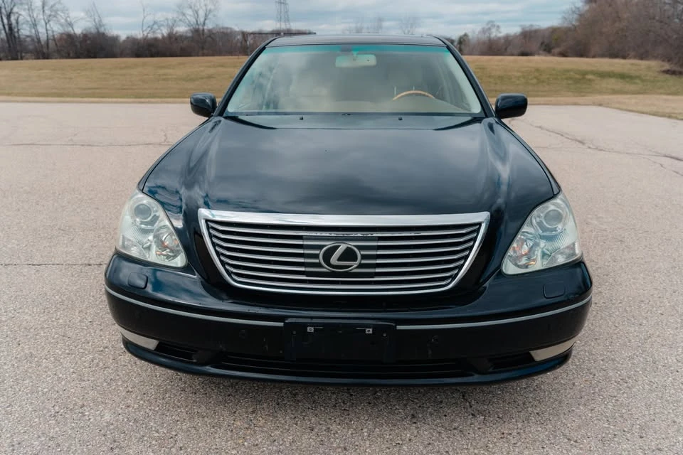 2005 Lexus LS 3rd Gen - Image 9 of 21