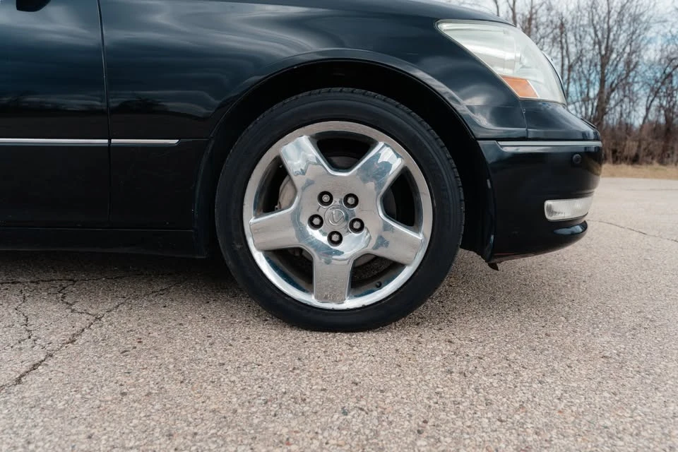 2005 Lexus LS 3rd Gen - Image 10 of 21