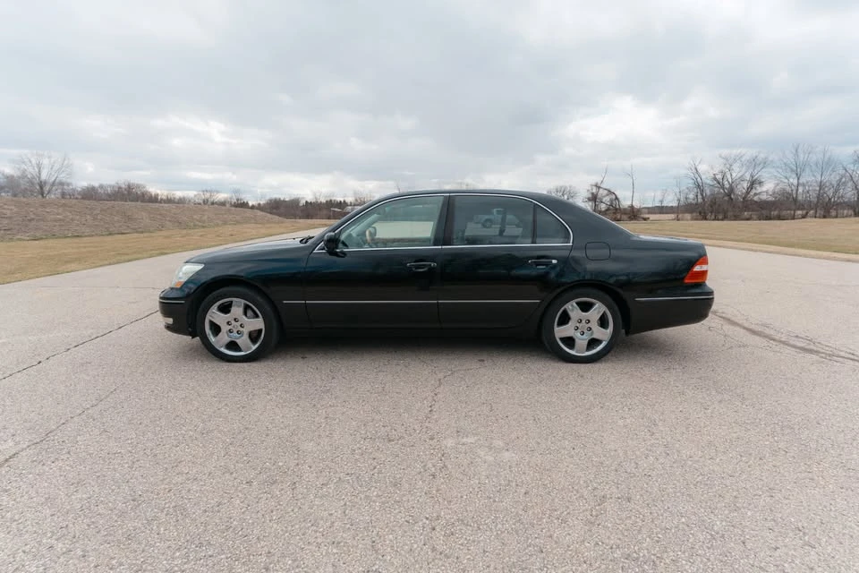 2005 Lexus LS 3rd Gen - Image 4 of 21