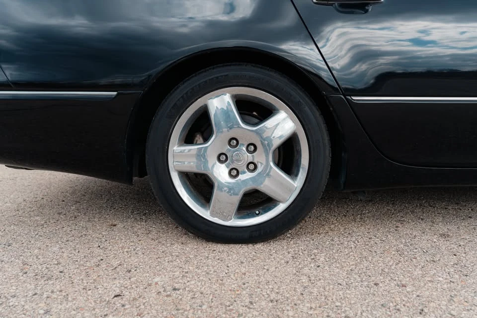 2005 Lexus LS 3rd Gen - Image 12 of 21