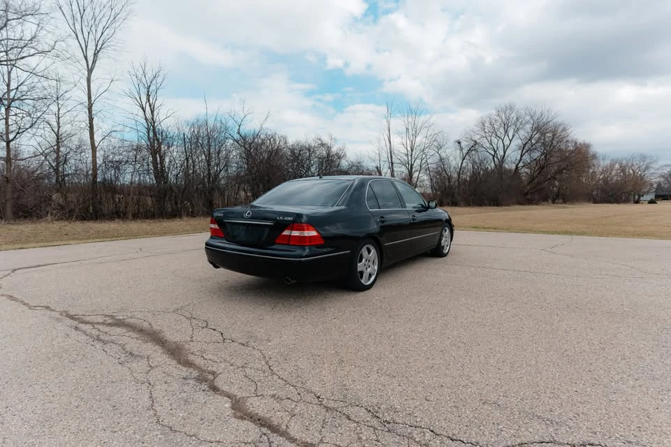 2005 Lexus LS 3rd Gen - Image 6 of 21
