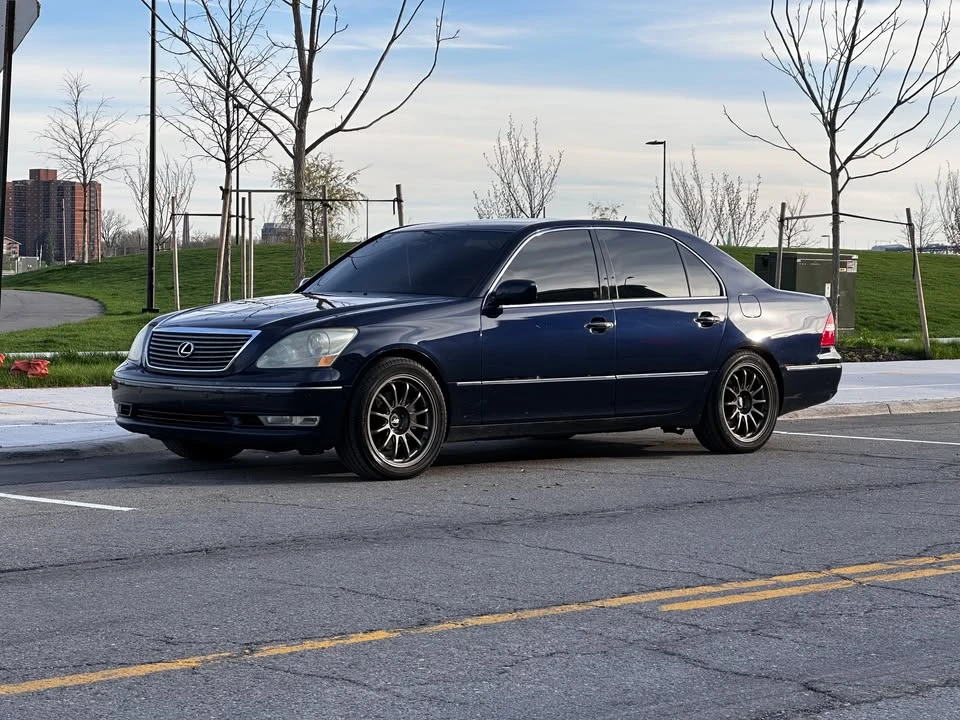2005 Lexus LS 3rd Gen - Image 2 of 14