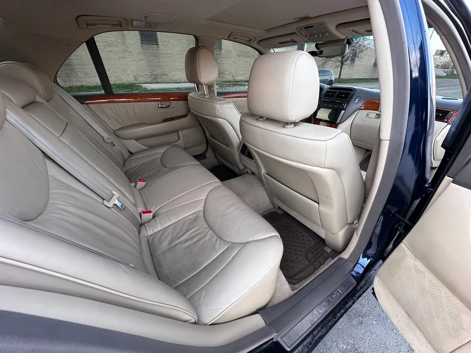 2005 Lexus LS 3rd Gen - Image 10 of 14