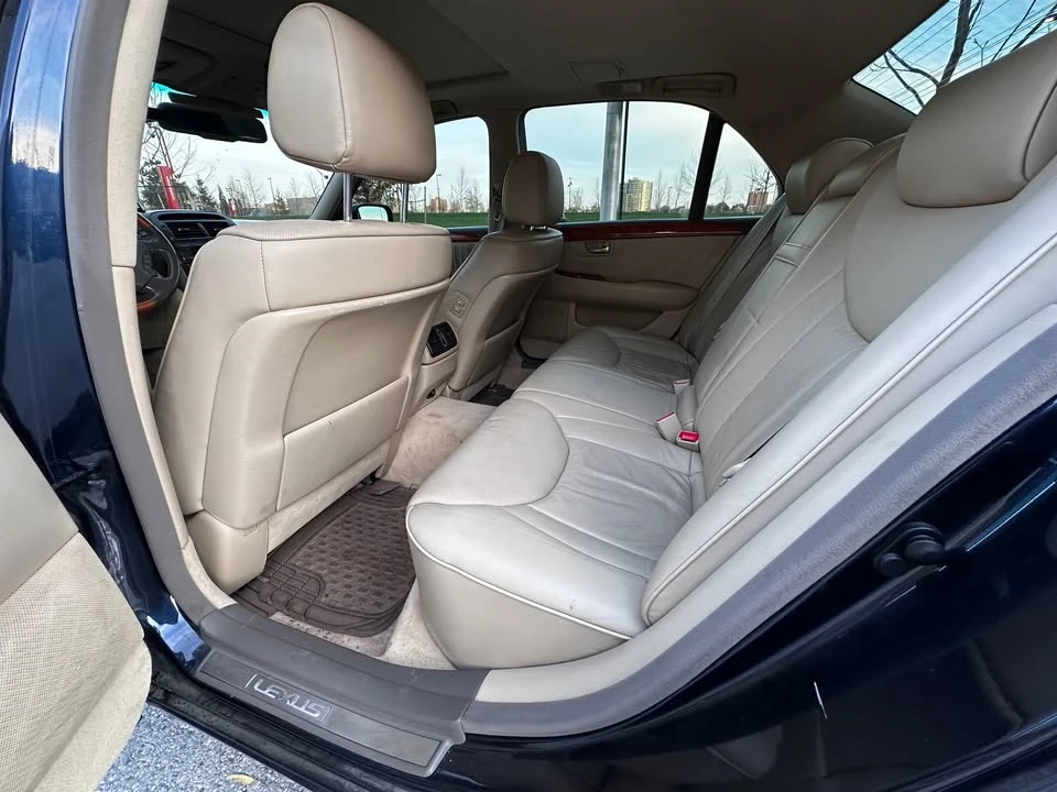 2005 Lexus LS 3rd Gen - Image 13 of 14