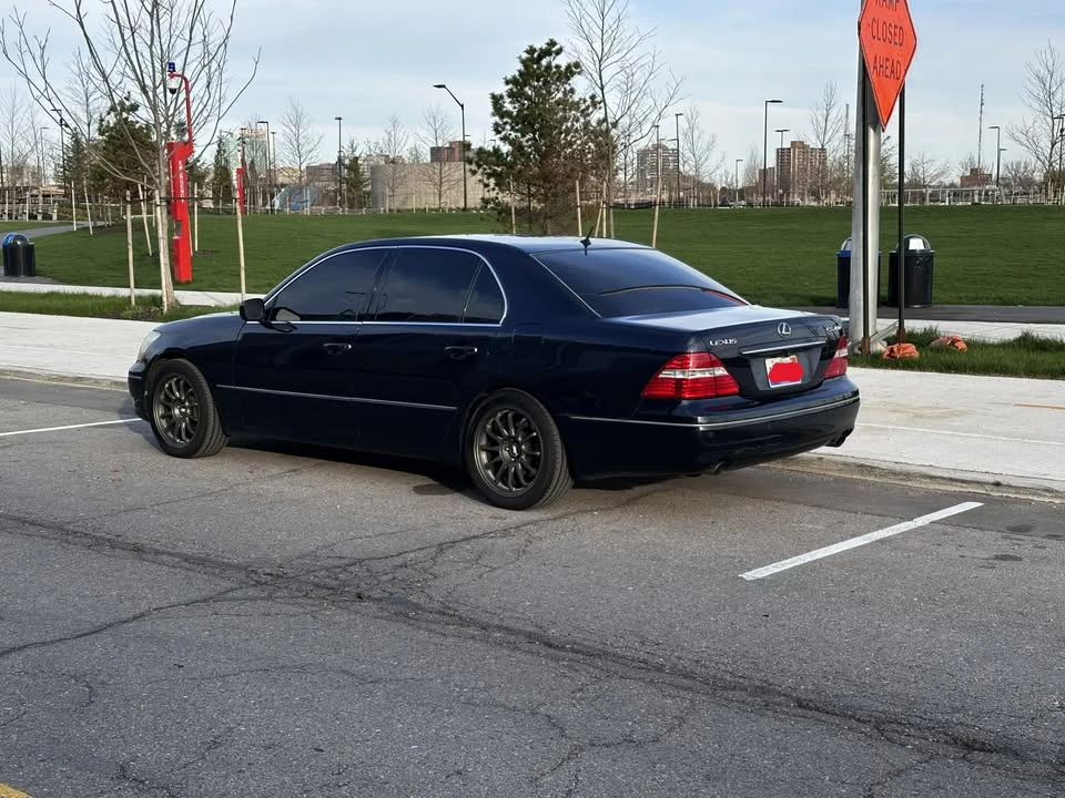 2005 Lexus LS 3rd Gen - Image 6 of 14