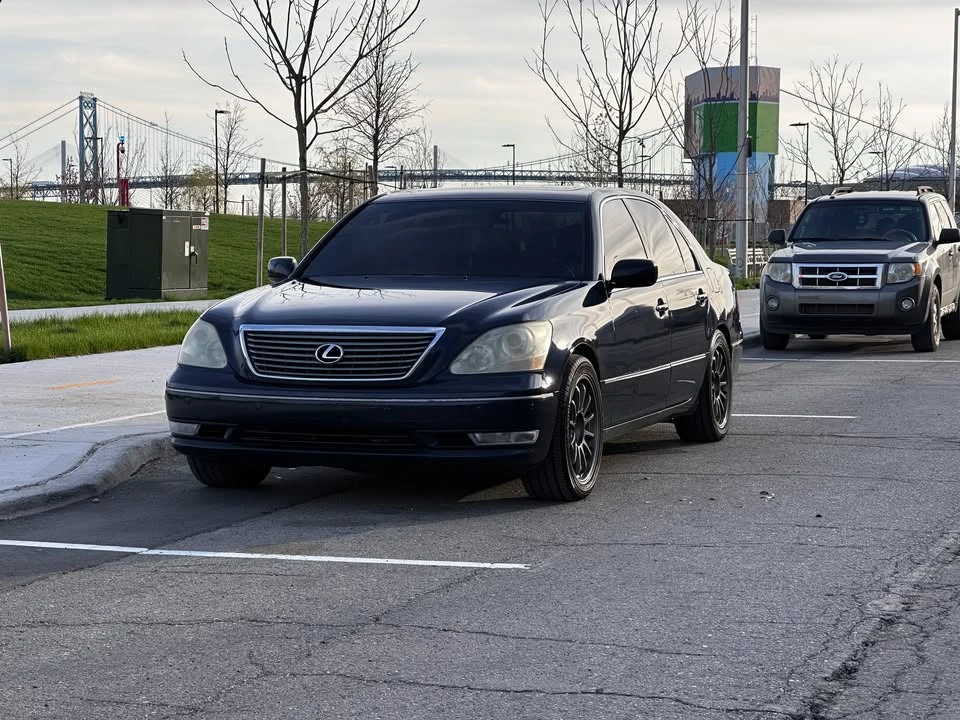 2005 Lexus LS 3rd Gen - Image 3 of 14