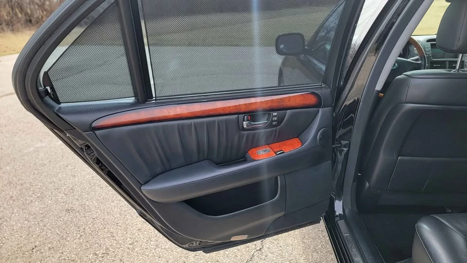 2005 Lexus LS 3rd Gen - Image 19 of 20