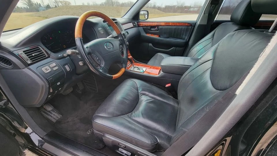 2005 Lexus LS 3rd Gen - Image 12 of 20