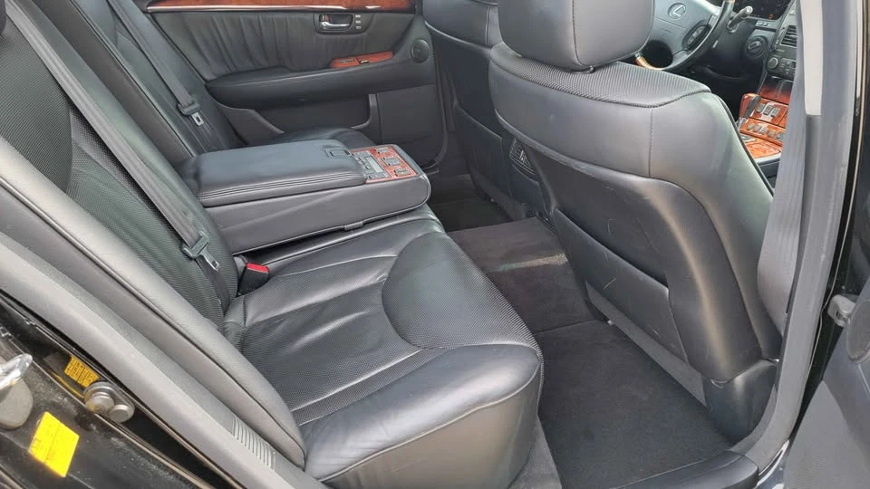 2005 Lexus LS 3rd Gen - Image 20 of 20