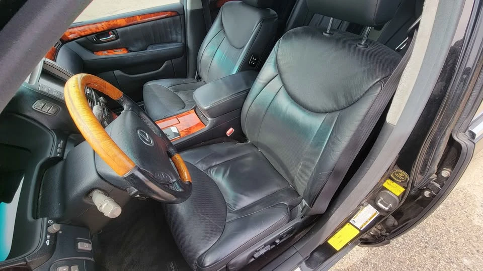 2005 Lexus LS 3rd Gen - Image 11 of 20