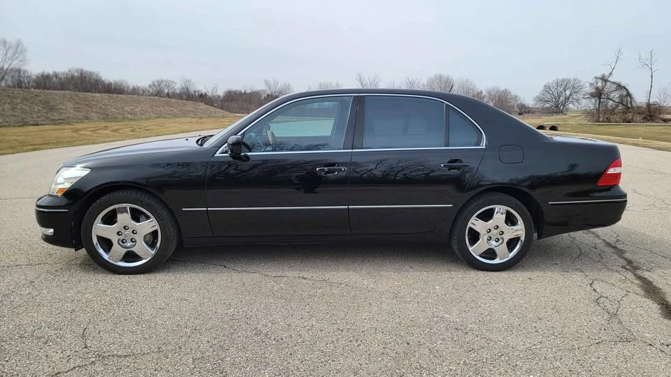 2005 Lexus LS 3rd Gen - Image 4 of 20