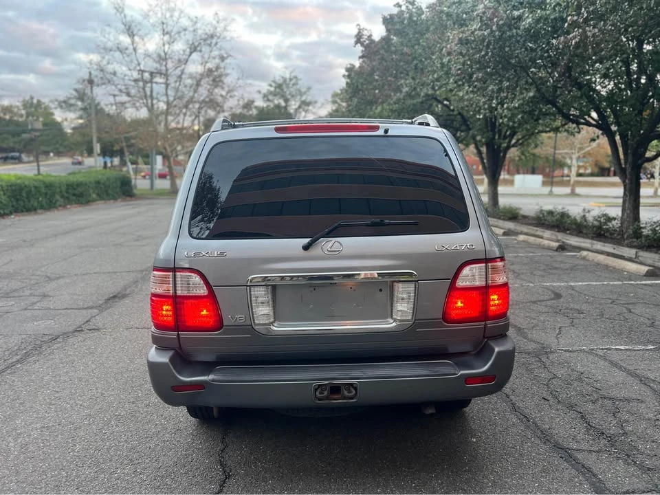 2005 Lexus LX 2nd Gen - Image 6 of 19