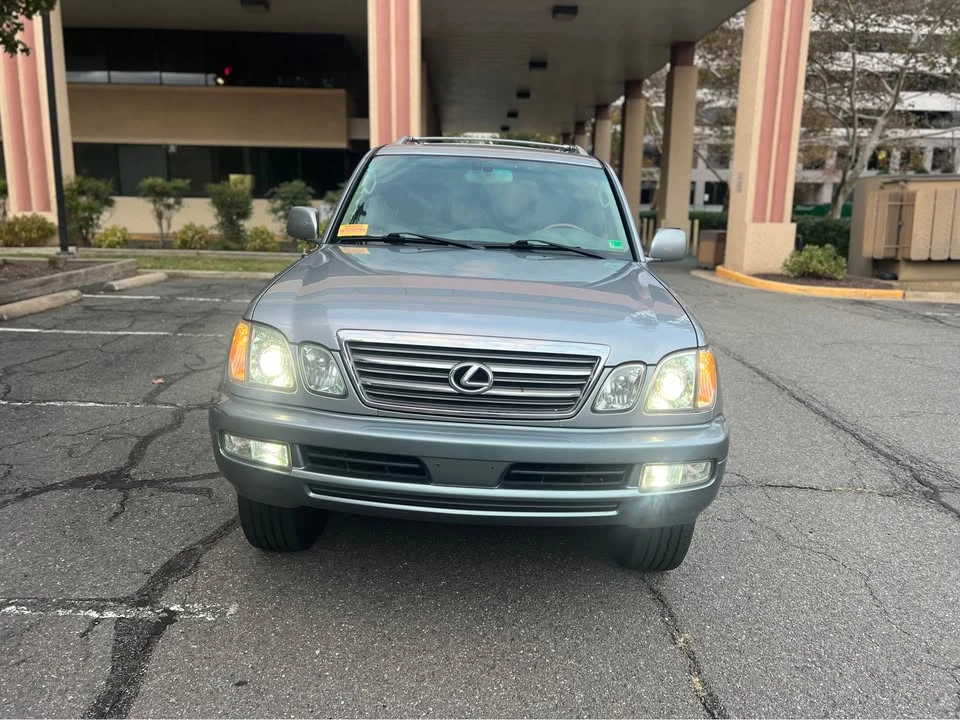 2005 Lexus LX 2nd Gen - Image 2 of 19