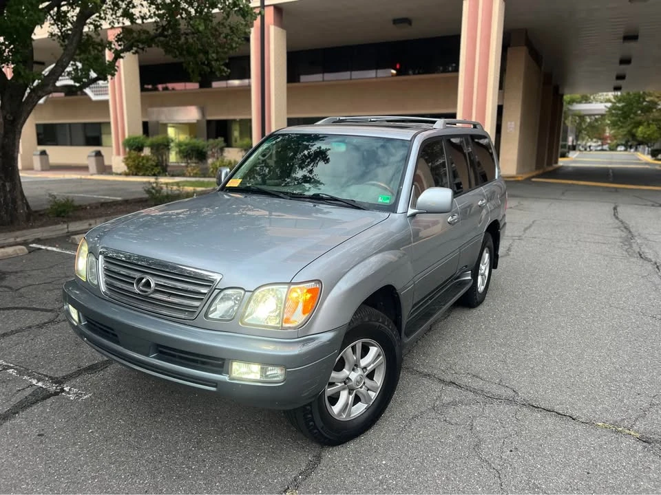 2005 Lexus LX 2nd Gen - Image 4 of 19