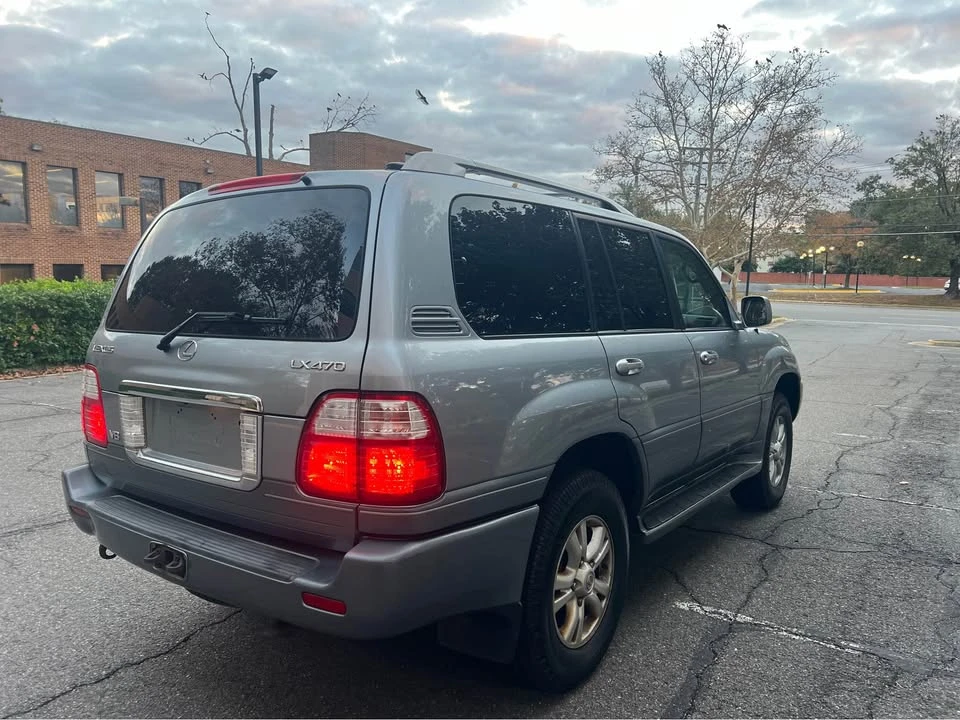 2005 Lexus LX 2nd Gen - Image 7 of 19