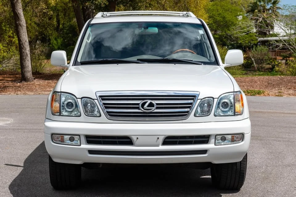 2005 Lexus LX 2nd Gen - Image 11 of 11