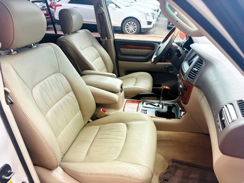 2005 Lexus LX 2nd Gen - Image 12 of 19