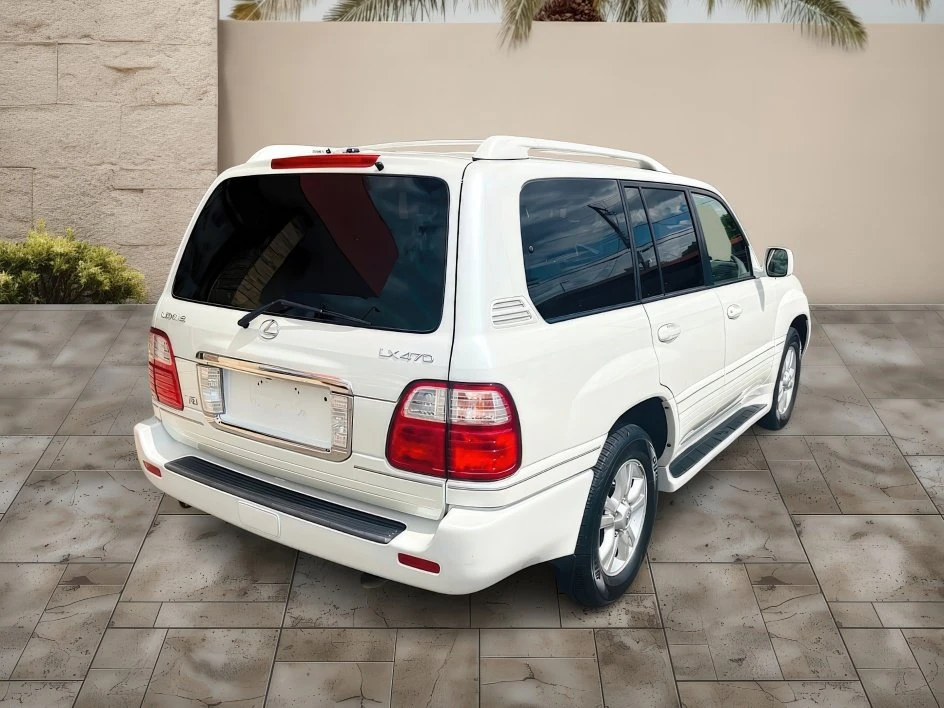 2005 Lexus LX 2nd Gen - Image 5 of 19