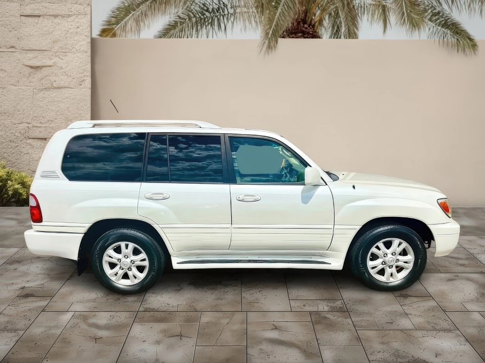 2005 Lexus LX 2nd Gen - Image 4 of 19