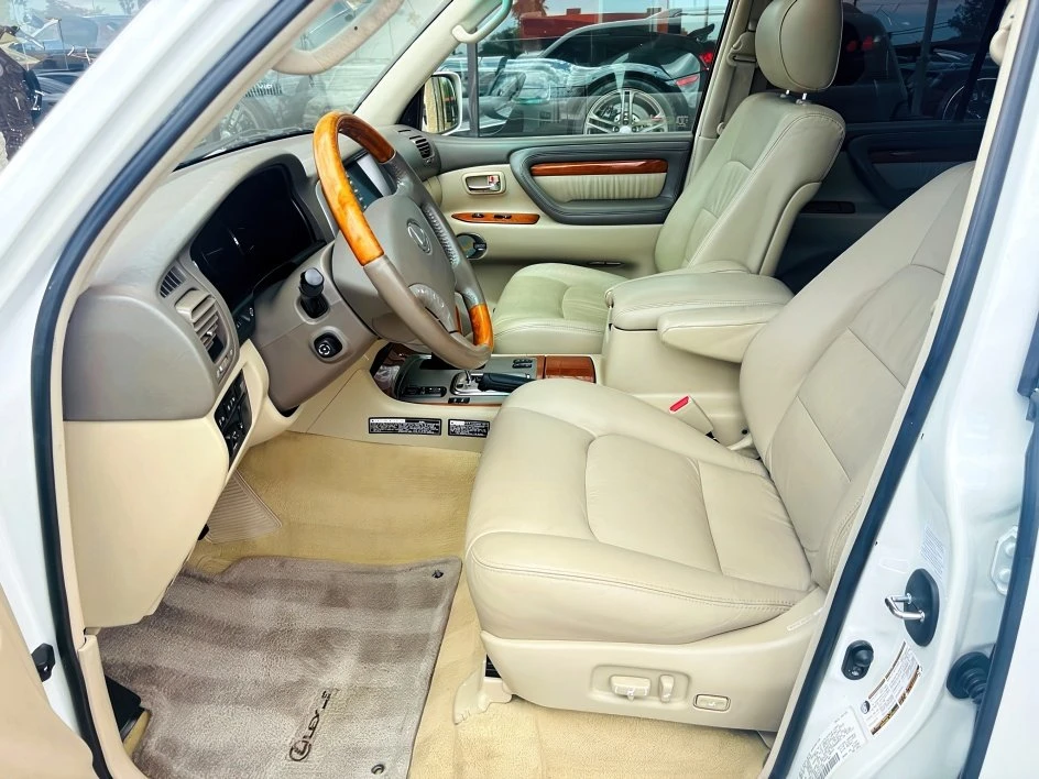 2005 Lexus LX 2nd Gen - Image 11 of 19