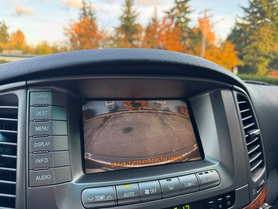 2005 Lexus LX 2nd Gen - Image 15 of 18