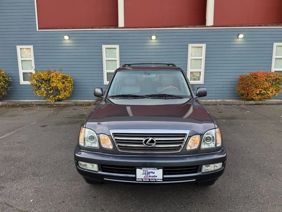 2005 Lexus LX 2nd Gen - Image 9 of 18