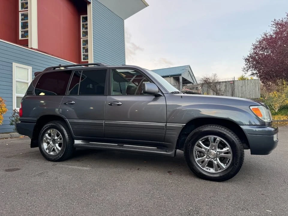 2005 Lexus LX 2nd Gen - Image 3 of 18