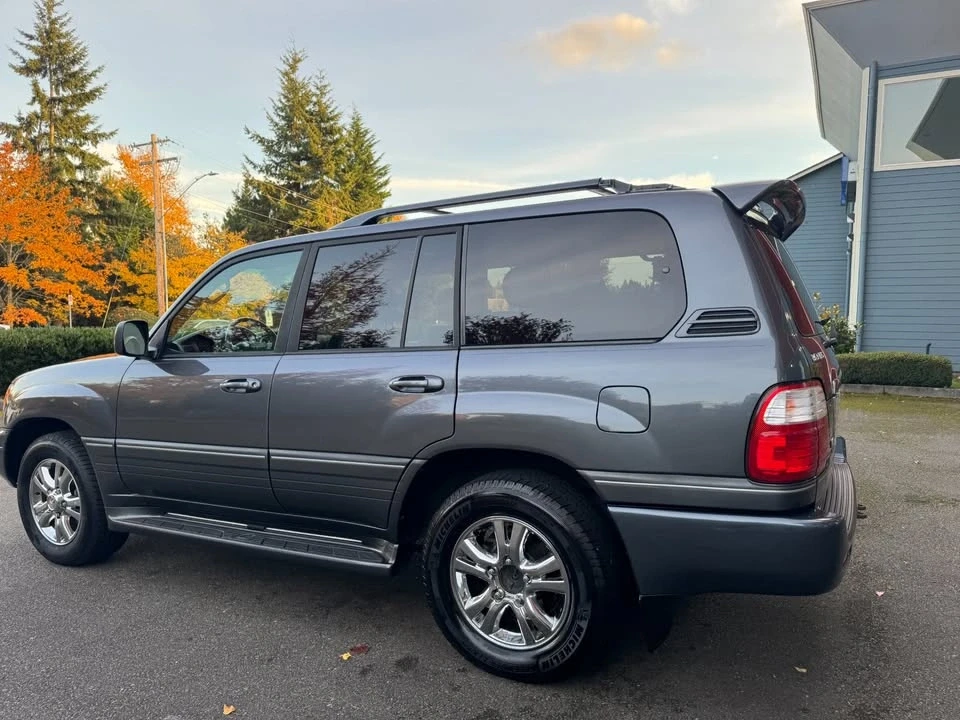 2005 Lexus LX 2nd Gen - Image 6 of 18