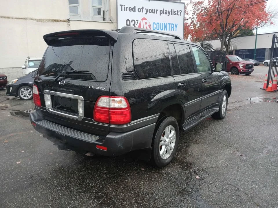 2005 Lexus LX 2nd Gen - Image 8 of 15