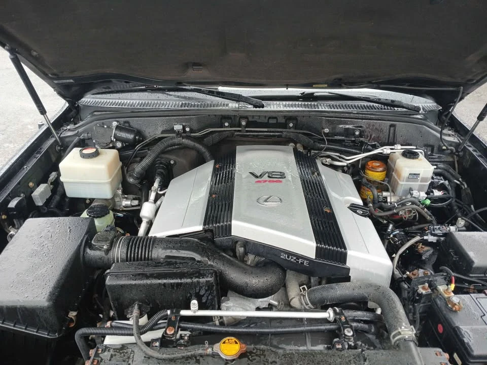2005 Lexus LX 2nd Gen - Image 15 of 15