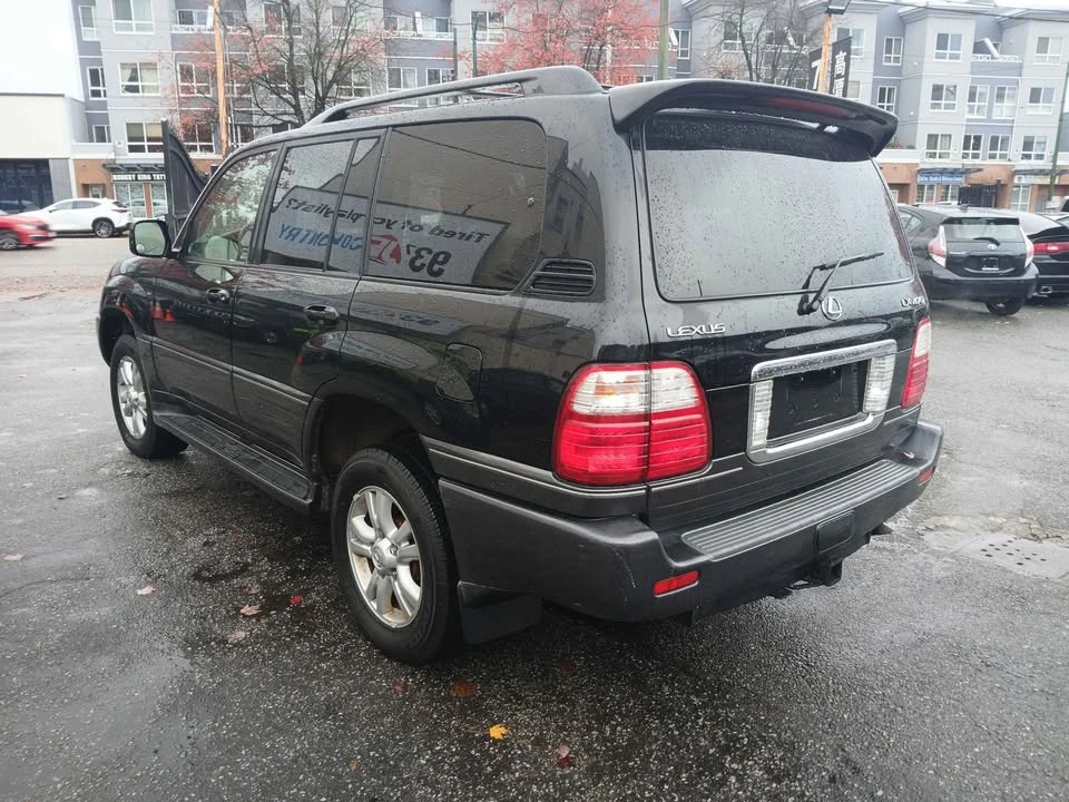 2005 Lexus LX 2nd Gen - Image 5 of 15