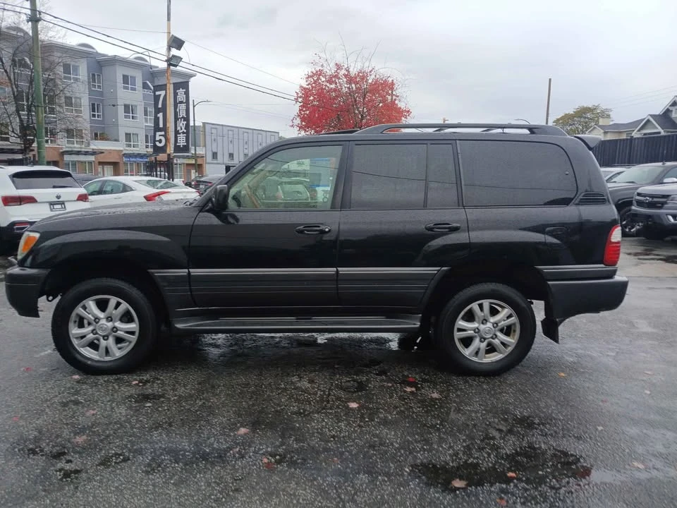 2005 Lexus LX 2nd Gen - Image 4 of 15
