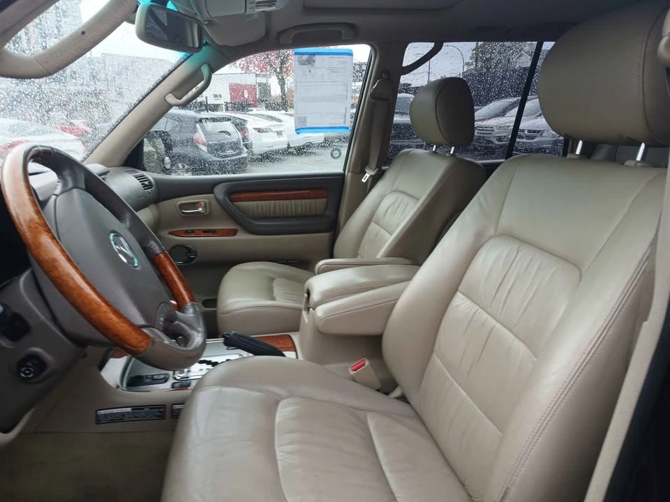 2005 Lexus LX 2nd Gen - Image 13 of 15