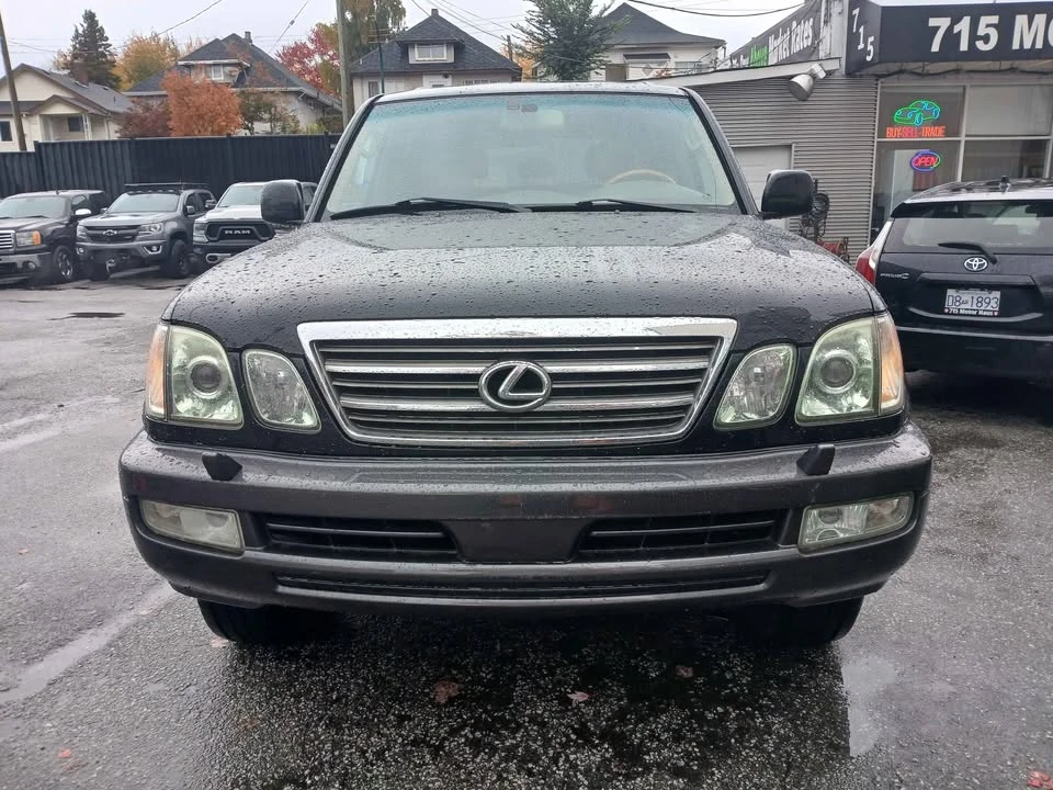 2005 Lexus LX 2nd Gen - Image 2 of 15