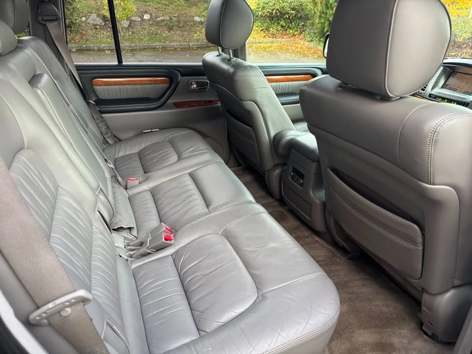 2005 Lexus LX 2nd Gen - Image 13 of 18