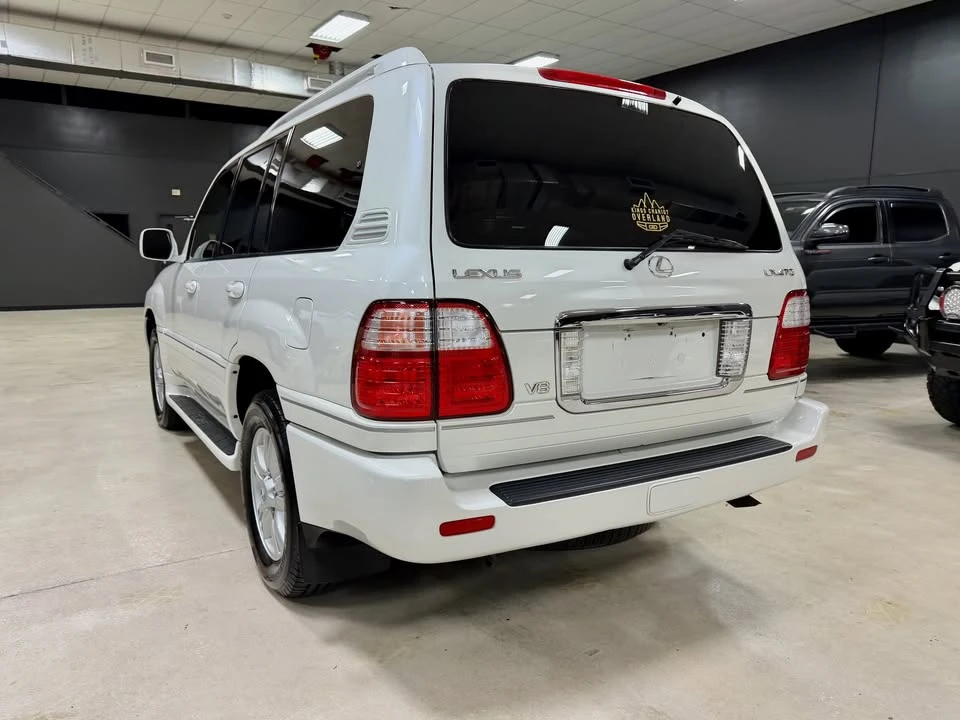 2005 Lexus LX 2nd Gen - Image 12 of 18