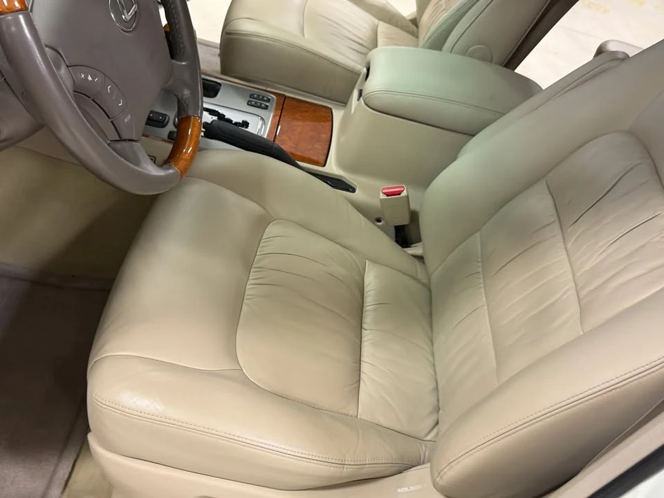 2005 Lexus LX 2nd Gen - Image 16 of 18