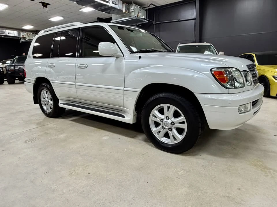 2005 Lexus LX 2nd Gen - Image 13 of 18