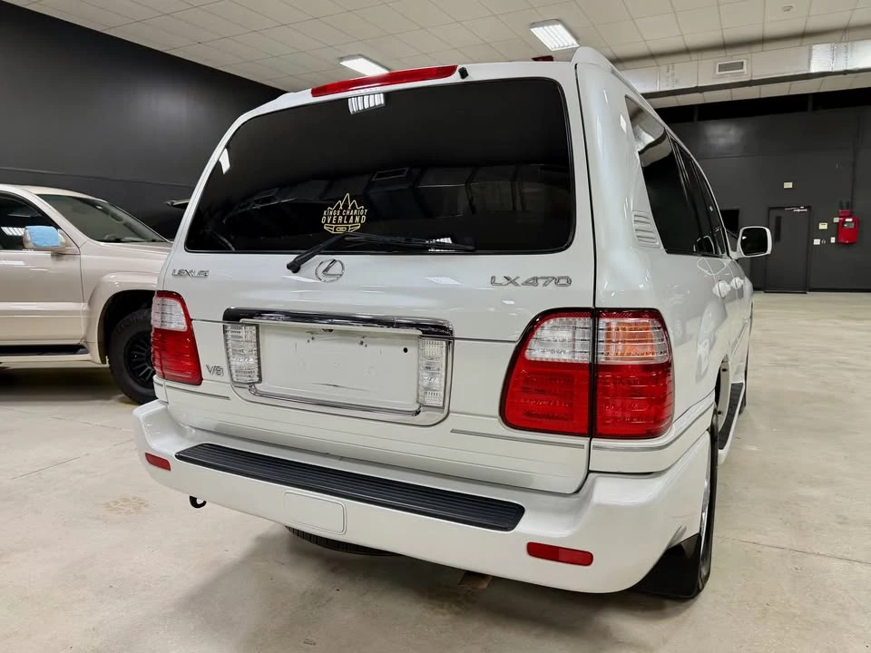 2005 Lexus LX 2nd Gen - Image 10 of 18