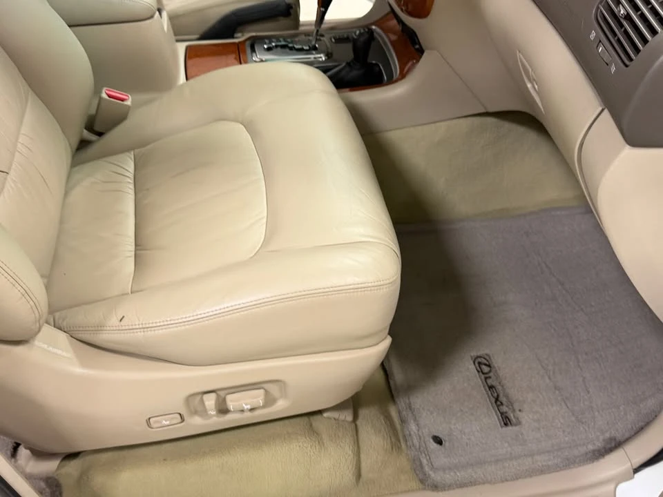 2005 Lexus LX 2nd Gen - Image 18 of 18