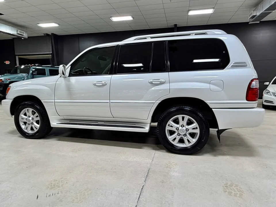 2005 Lexus LX 2nd Gen - Image 8 of 18