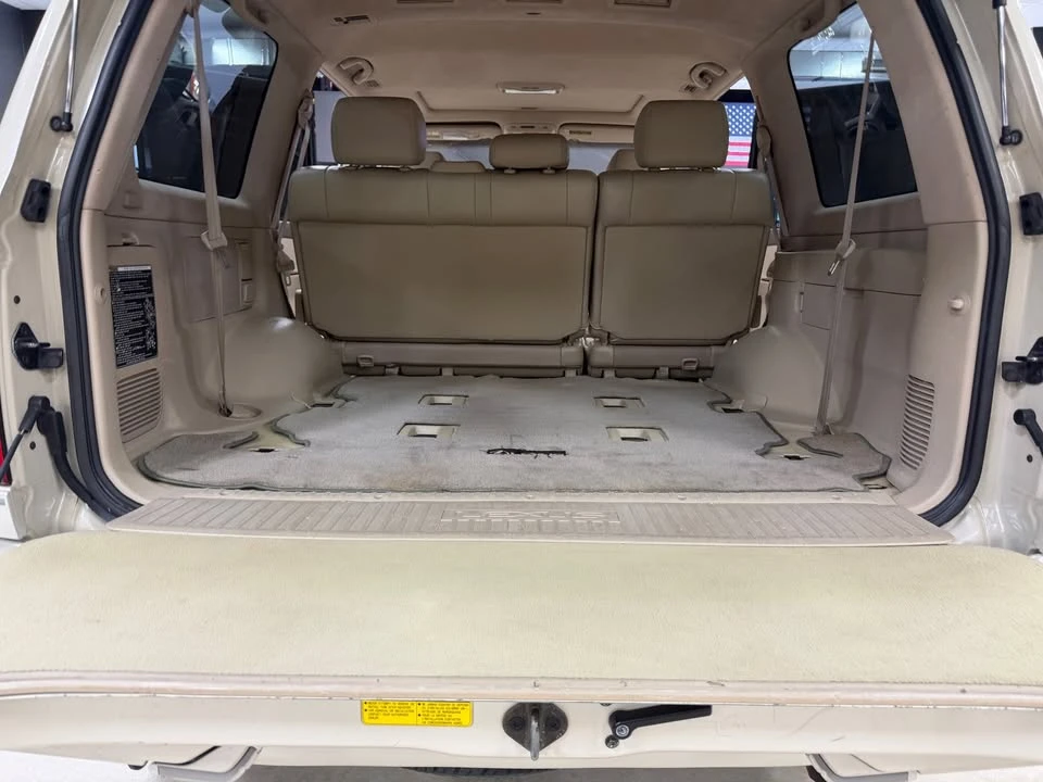 2005 Lexus LX 2nd Gen - Image 11 of 20
