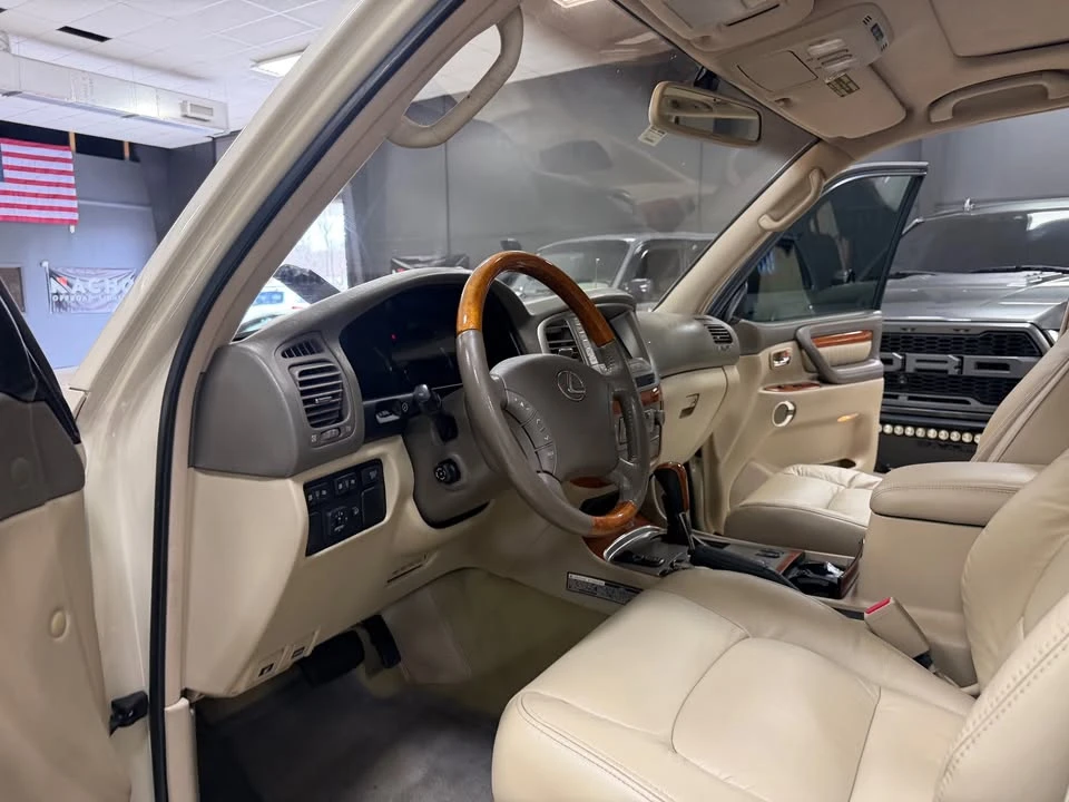 2005 Lexus LX 2nd Gen - Image 13 of 20
