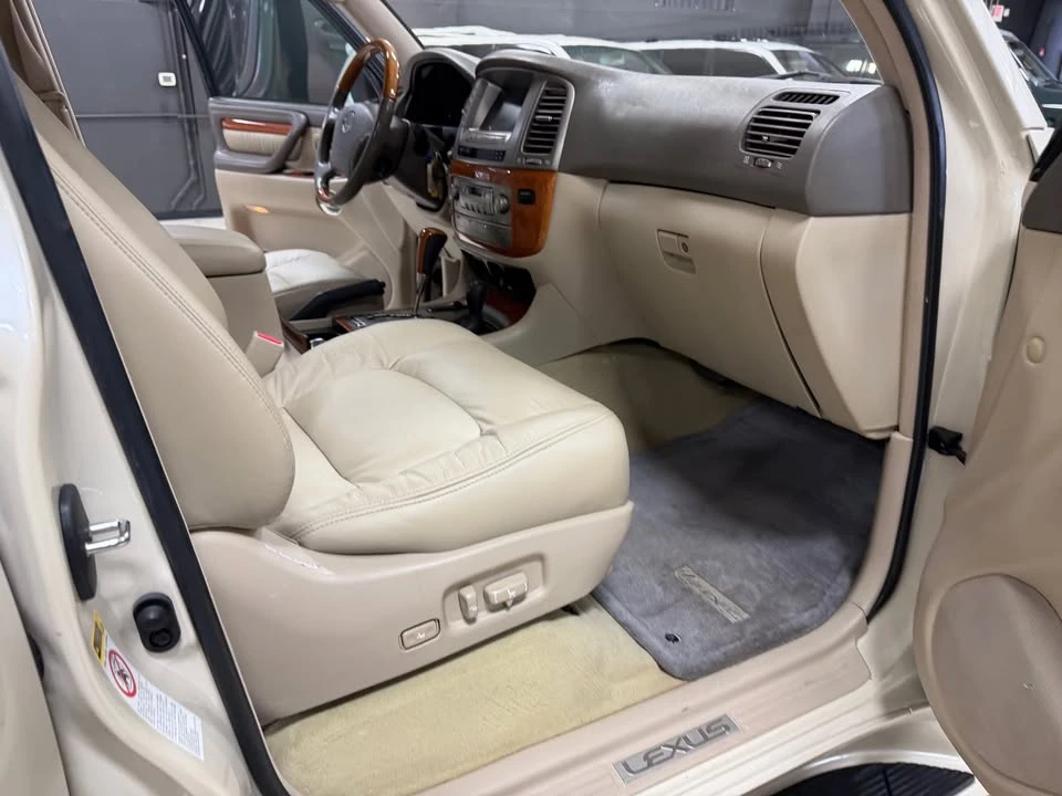 2005 Lexus LX 2nd Gen - Image 16 of 20