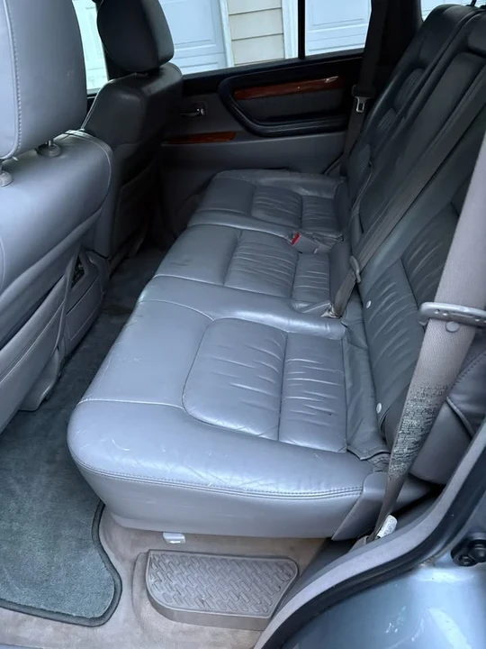 2005 Lexus LX 2nd Gen - Image 5 of 10