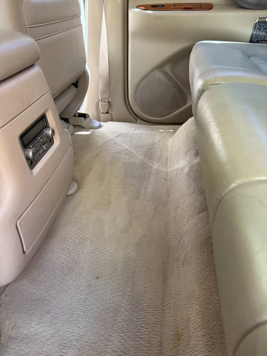 2005 Lexus LX 2nd Gen - Image 7 of 15