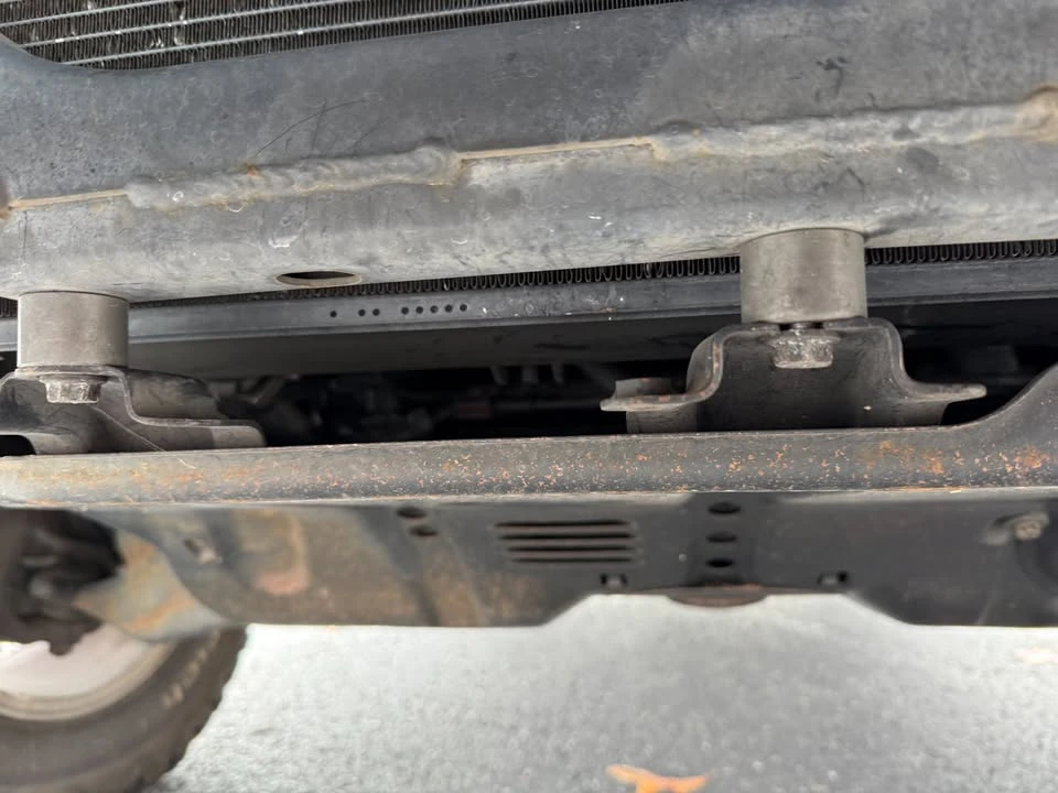 2005 Lexus LX 2nd Gen - Image 13 of 15