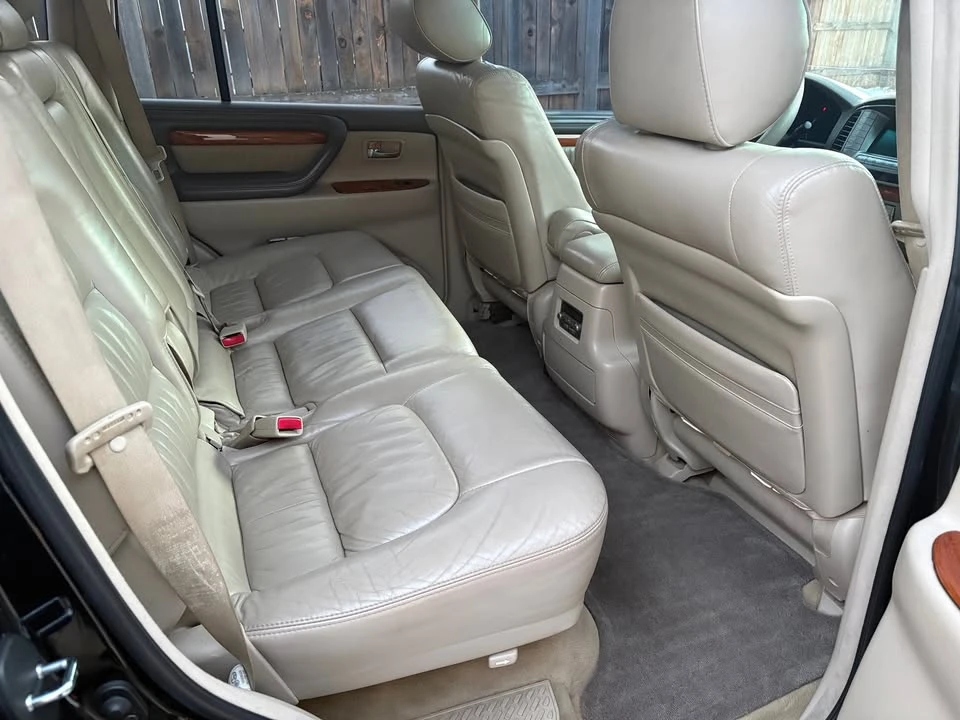 2005 Lexus LX 2nd Gen - Image 9 of 12